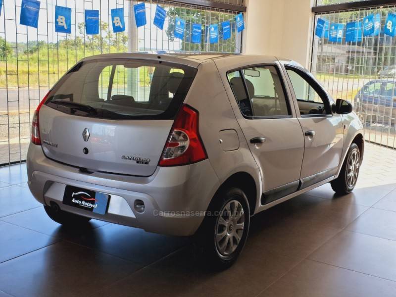 RENAULT - SANDERO - 2009/2010 - Prata - R$ 30.900,00