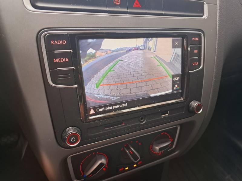 VOLKSWAGEN - FOX - 2020/2021 - Branca - R$ 66.900,00