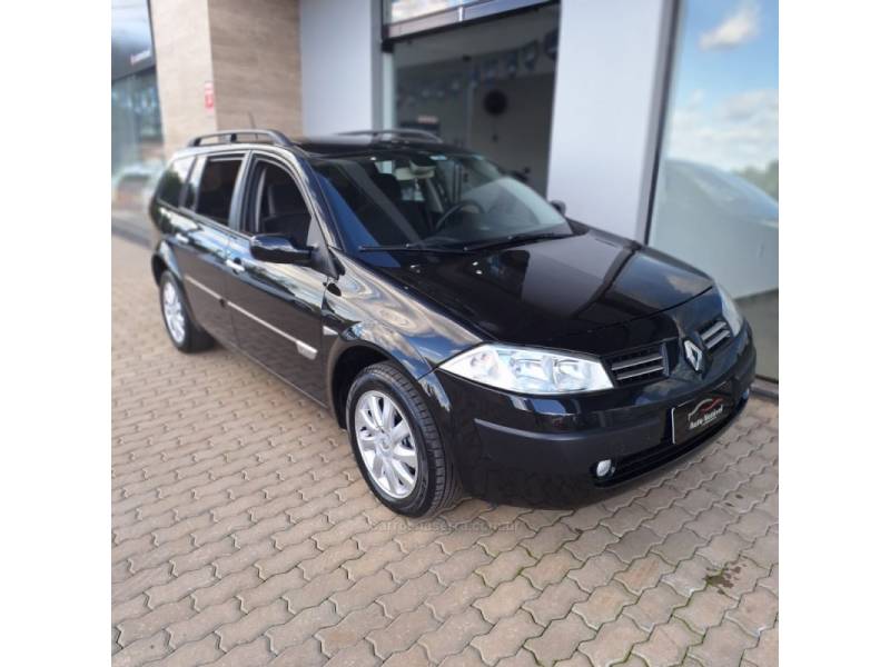 RENAULT - MÉGANE - 2011/2012 - Preta - R$ 36.900,00