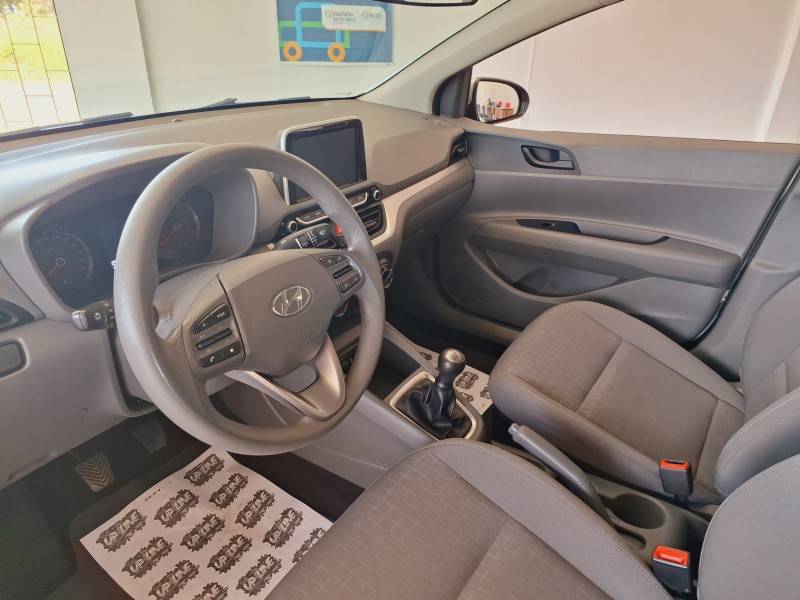HYUNDAI - HB20S - 2023/2024 - Prata - R$ 81.900,00