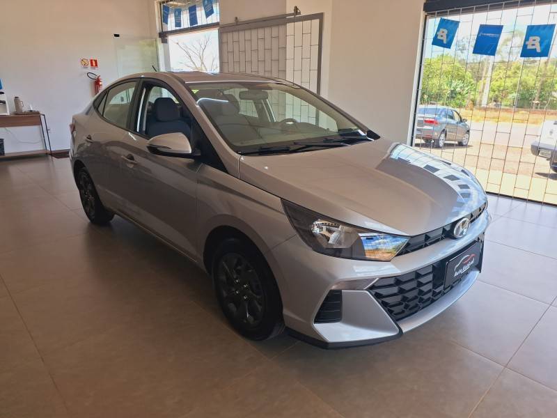 HYUNDAI - HB20S - 2023/2024 - Prata - R$ 81.900,00