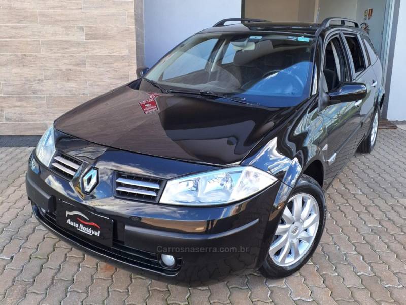 RENAULT - MÉGANE - 2011/2012 - Preta - R$ 36.900,00