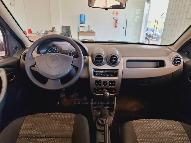 RENAULT - SANDERO - 2009/2010 - Prata - R$ 30.900,00